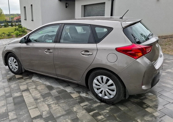 Toyota Auris cena 40500 przebieg: 126000, rok produkcji 2015 z Łomianki małe 106